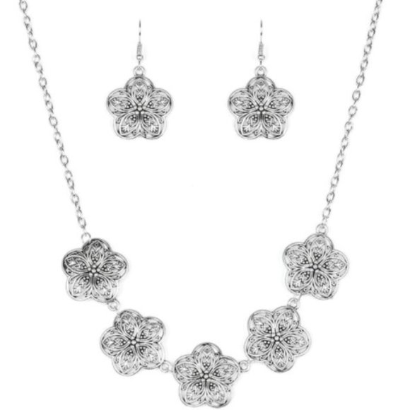 Garden Groove Necklace-Silver - Picture 2 of 5